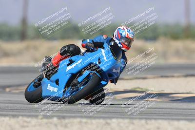 media/Oct-13-2025-Moto Forza (Mon) [[a66d839500]]/3-B Group/Session 3 (Turn 16)/